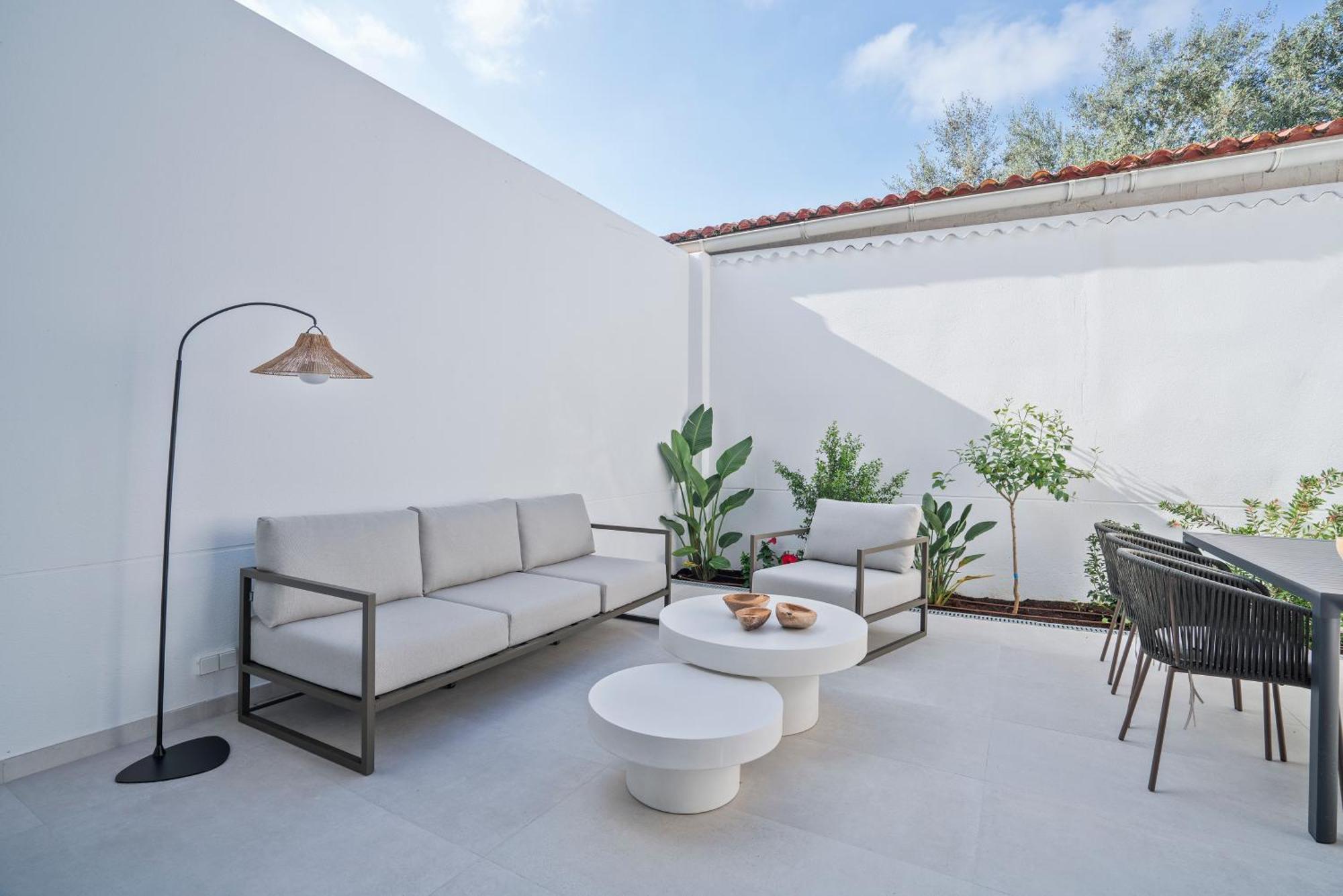 Sitges Spaces Garden Condo-2 Bedrooms, 2 Bathrooms, Garden Terrace, Near Center, Sleeps Up To 6- Monthly Rentals Only ภายนอก รูปภาพ