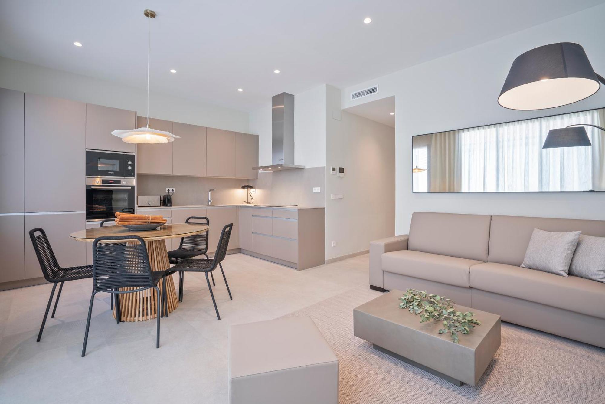 Sitges Spaces Garden Condo-2 Bedrooms, 2 Bathrooms, Garden Terrace, Near Center, Sleeps Up To 6- Monthly Rentals Only ภายนอก รูปภาพ