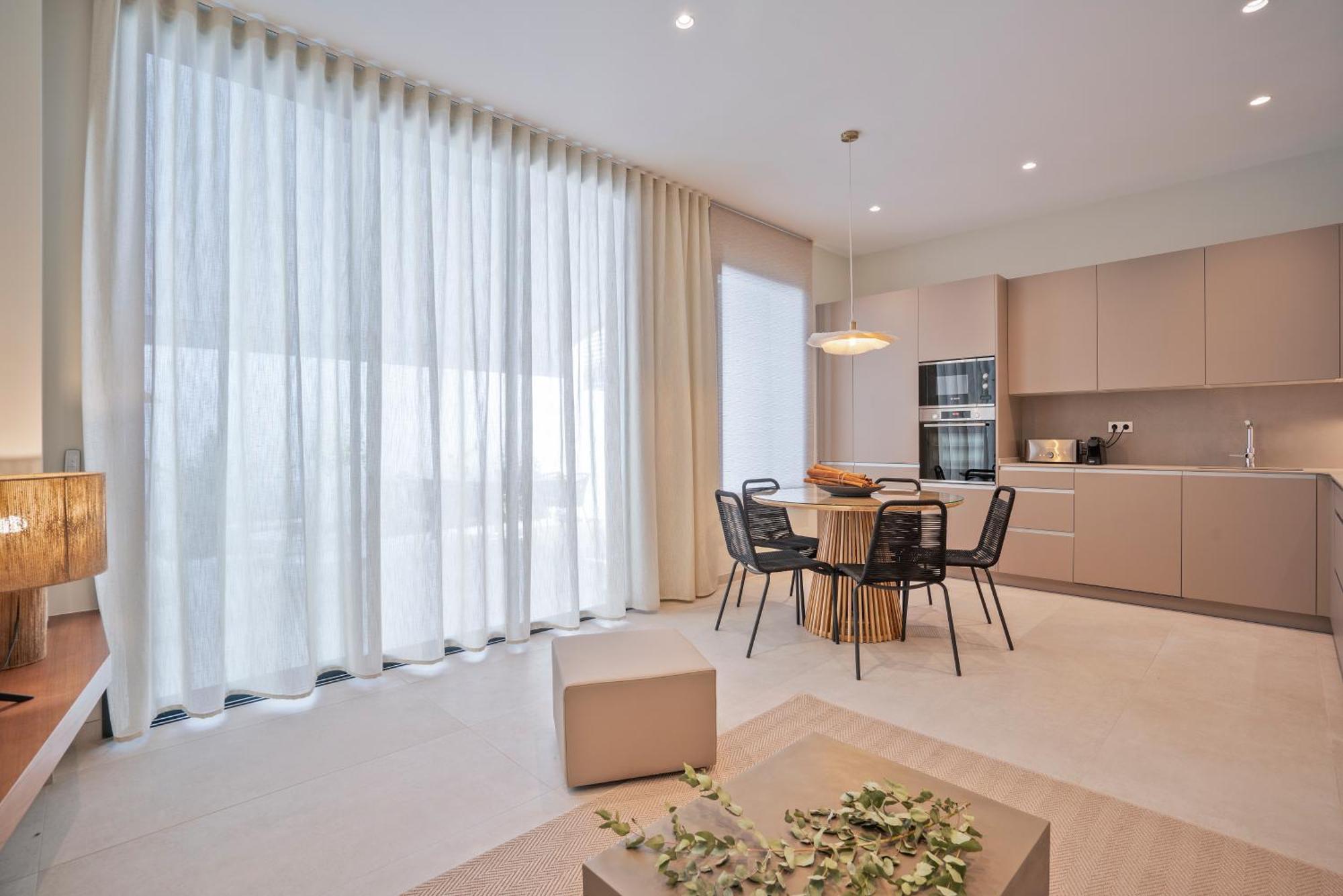 Sitges Spaces Garden Condo-2 Bedrooms, 2 Bathrooms, Garden Terrace, Near Center, Sleeps Up To 6- Monthly Rentals Only ภายนอก รูปภาพ