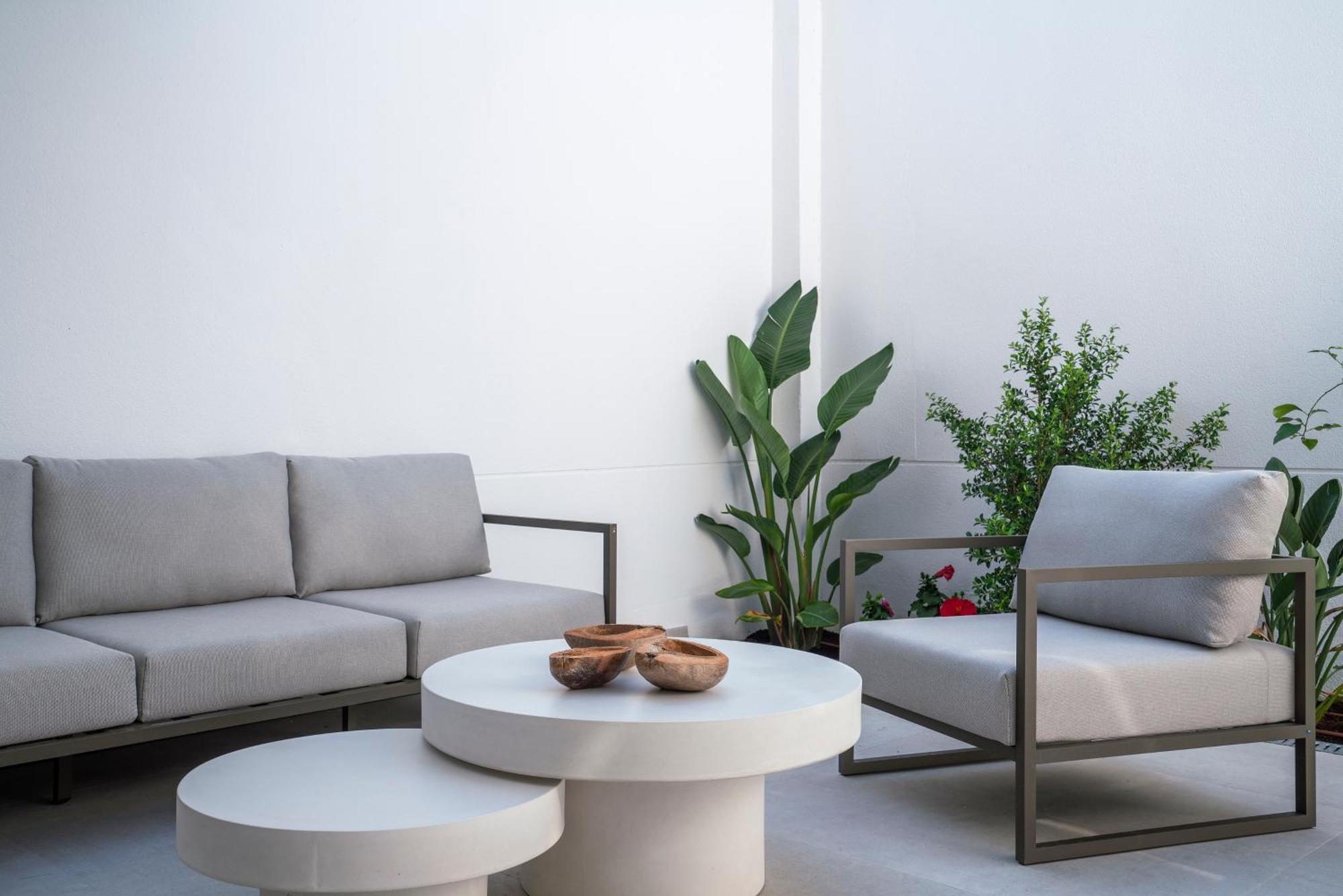 Sitges Spaces Garden Condo-2 Bedrooms, 2 Bathrooms, Garden Terrace, Near Center, Sleeps Up To 6- Monthly Rentals Only ภายนอก รูปภาพ