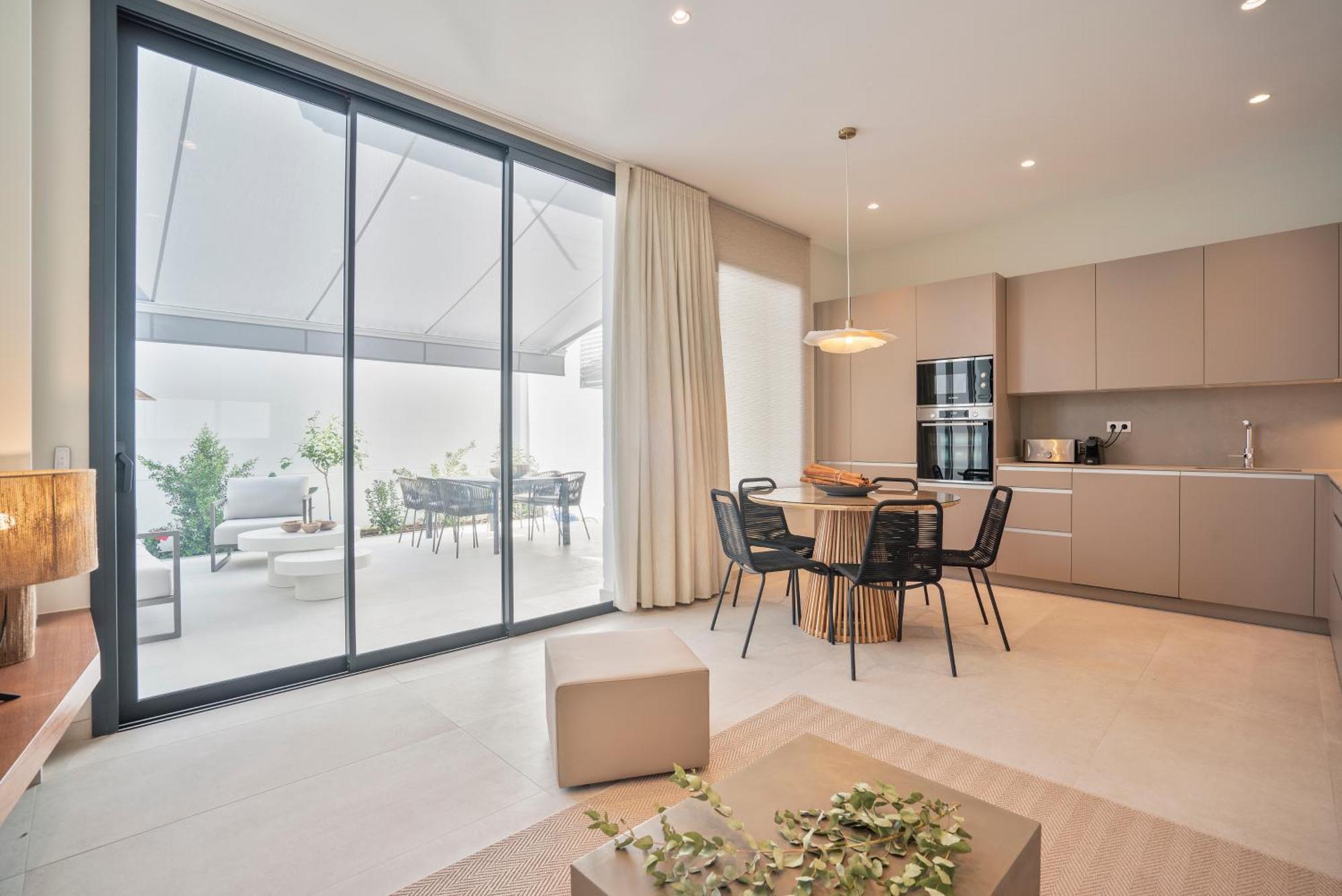 Sitges Spaces Garden Condo-2 Bedrooms, 2 Bathrooms, Garden Terrace, Near Center, Sleeps Up To 6- Monthly Rentals Only ภายนอก รูปภาพ
