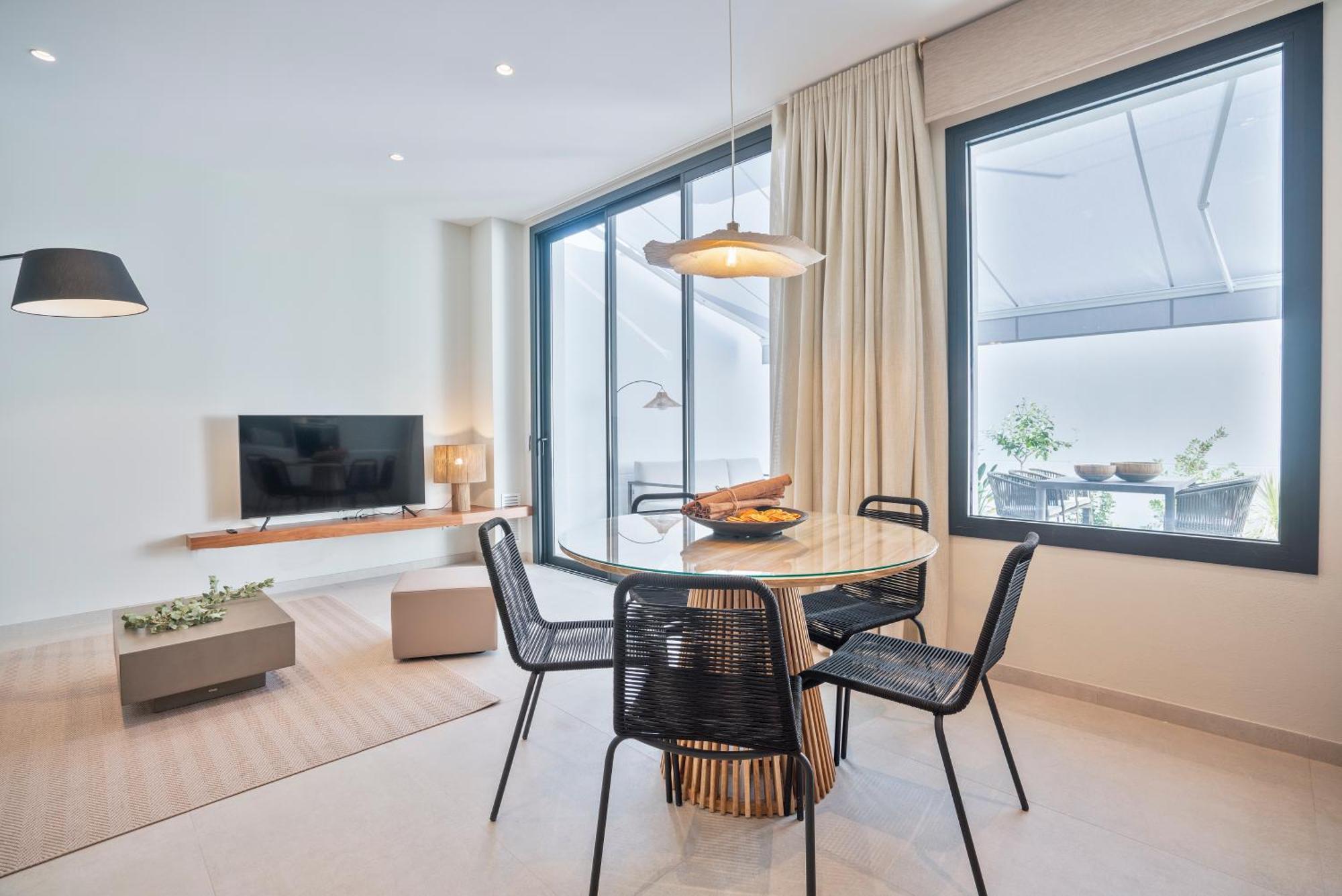 Sitges Spaces Garden Condo-2 Bedrooms, 2 Bathrooms, Garden Terrace, Near Center, Sleeps Up To 6- Monthly Rentals Only ภายนอก รูปภาพ